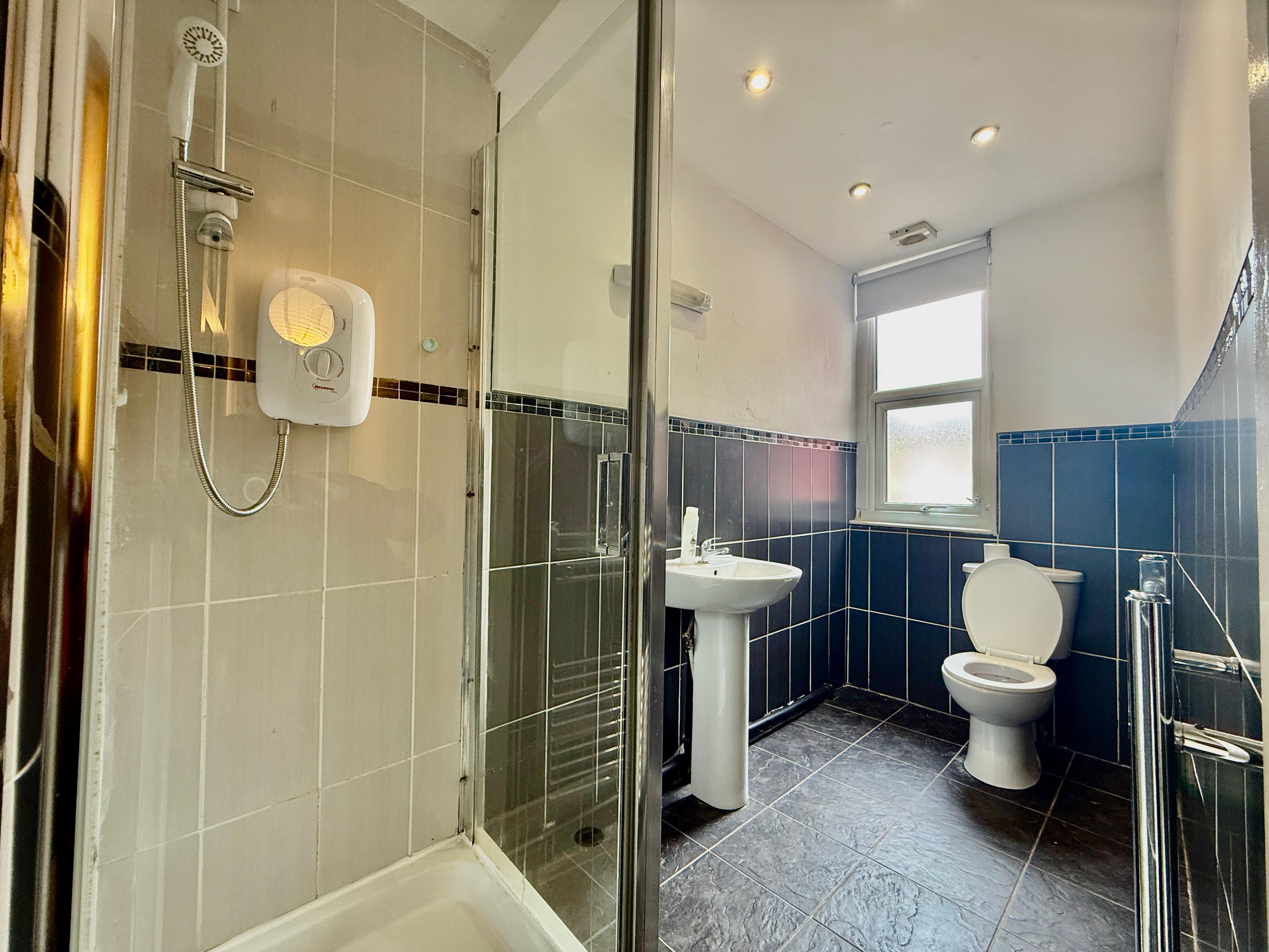 Spacious 6 Bedroom Liverpool - Ideal for Contractors___accommodation_pic_4.jpeg